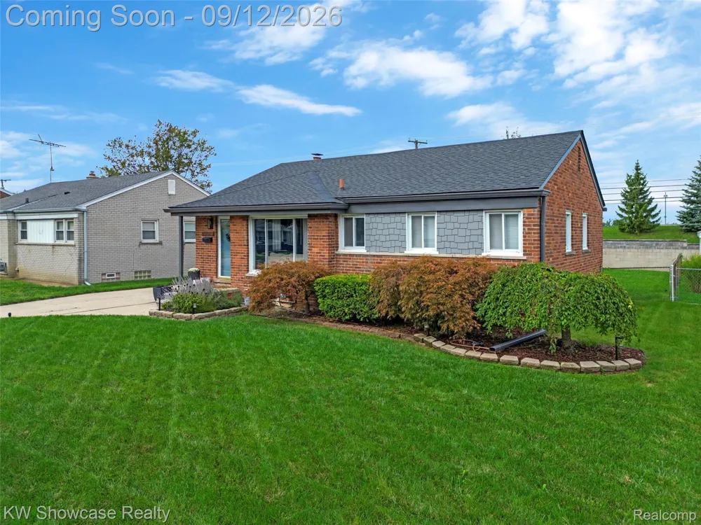 29896 Orangelawn Street Livonia City, MI 48150