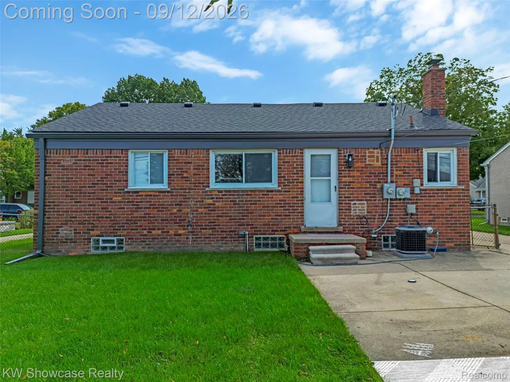 29896 Orangelawn Street Livonia City, MI 48150