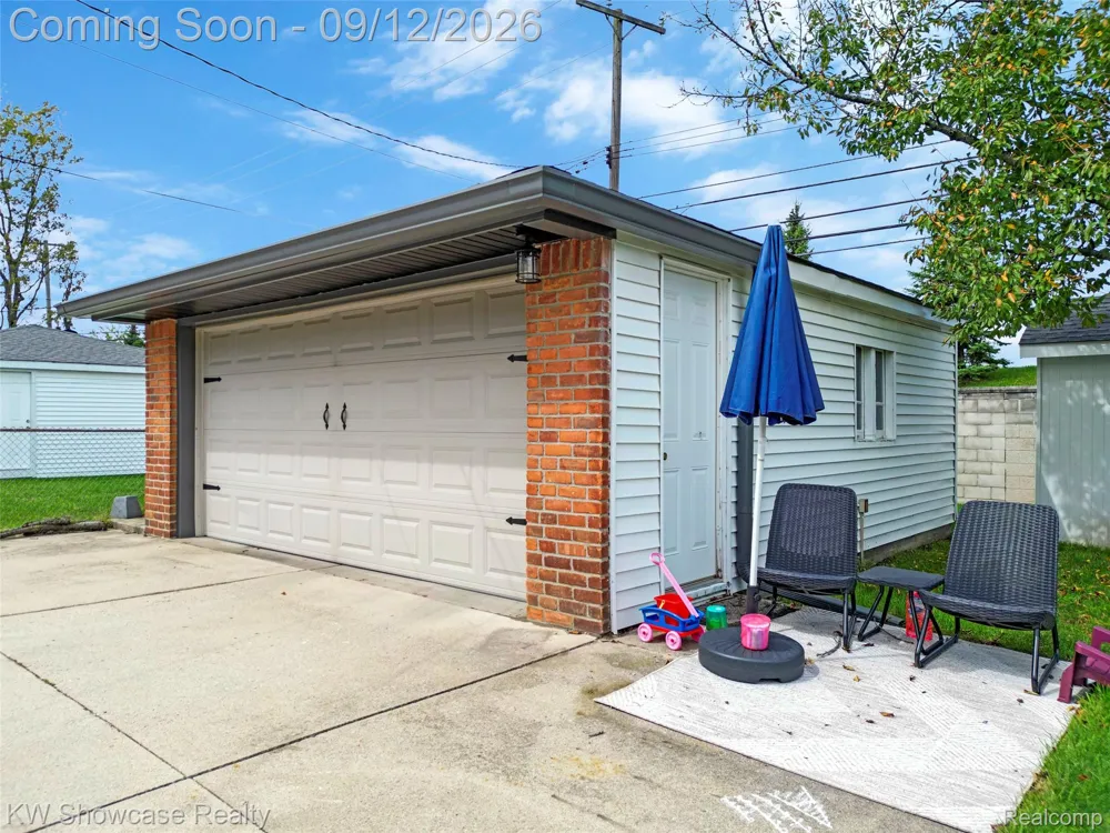 29896 Orangelawn Street Livonia City, MI 48150