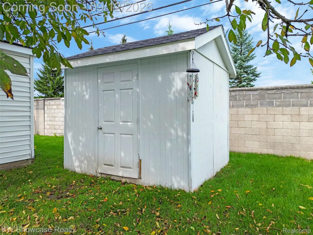 29896 Orangelawn Street Livonia City, MI 48150