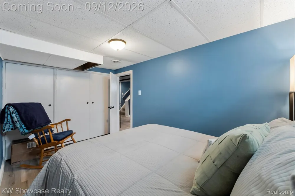 29896 Orangelawn Street Livonia City, MI 48150