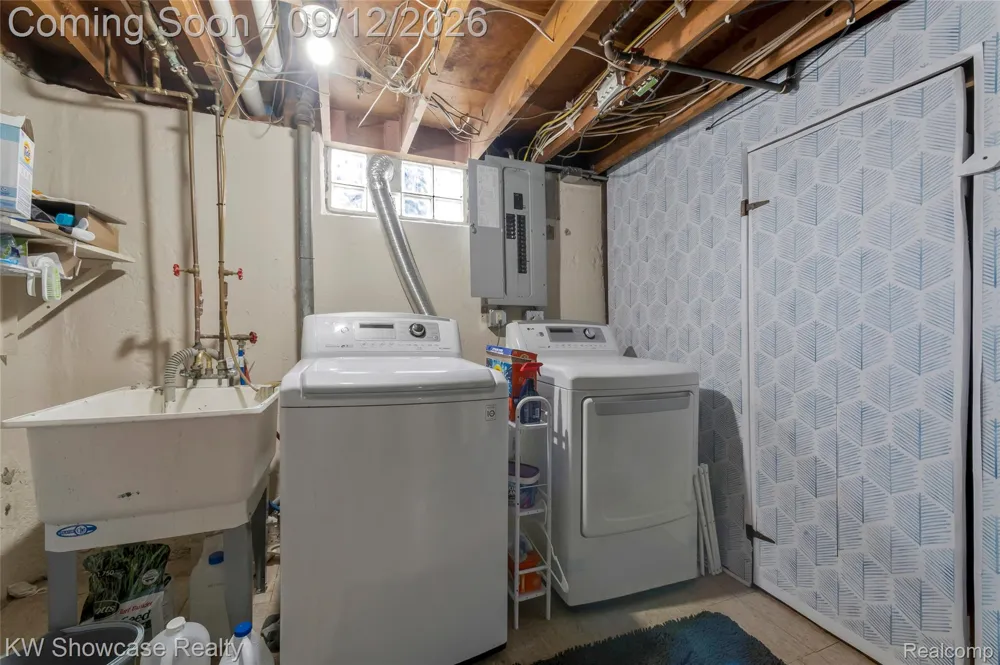 29896 Orangelawn Street Livonia City, MI 48150