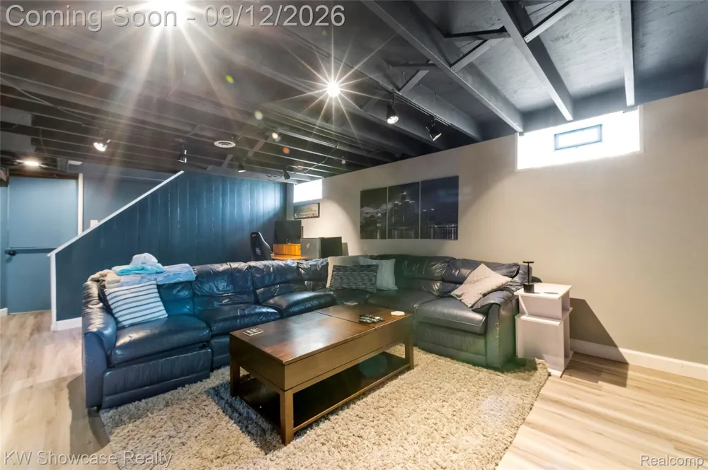 29896 Orangelawn Street Livonia City, MI 48150