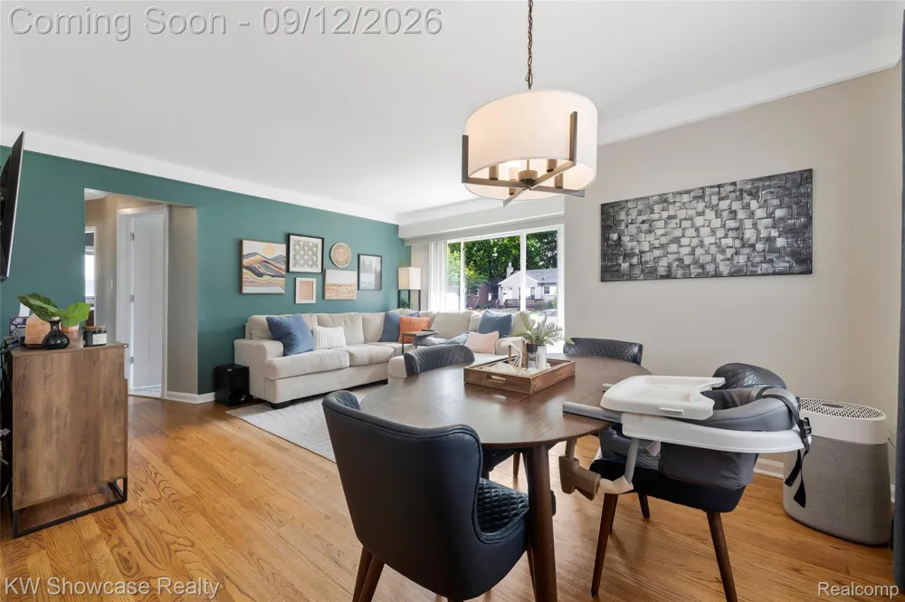 29896 Orangelawn Street Livonia City, MI 48150