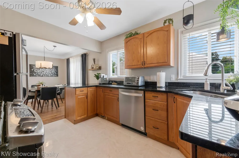 29896 Orangelawn Street Livonia City, MI 48150
