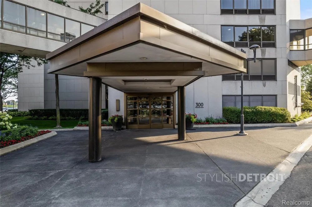 1001 W Jefferson Avenue #11B Detroit City, MI 48226