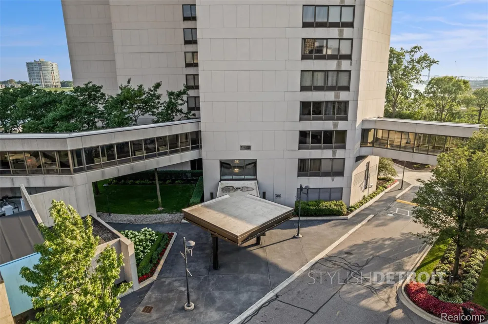 1001 W Jefferson Avenue #11B Detroit City, MI 48226