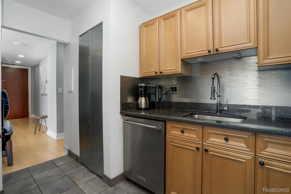 1001 W Jefferson Avenue #11B Detroit City, MI 48226