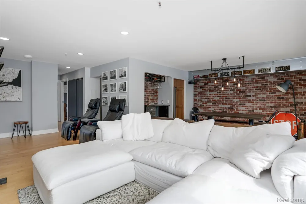 1001 W Jefferson Avenue #11B Detroit City, MI 48226