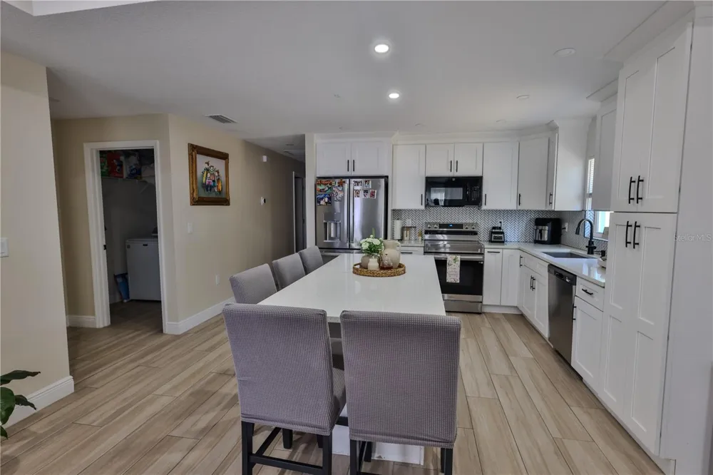 6007 12TH STREET E Bradenton, FL 34203