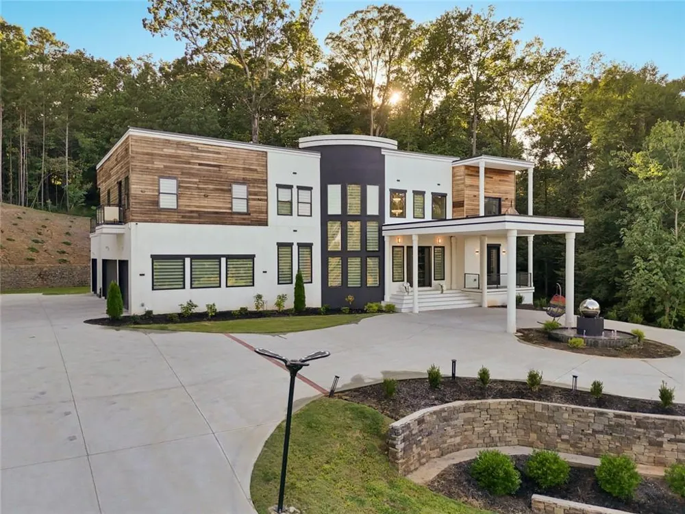 1612 Mountain Shadow Trail Stone Mountain, GA 30087