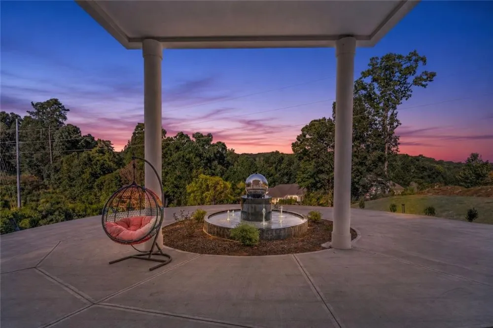 1612 Mountain Shadow Trail Stone Mountain, GA 30087