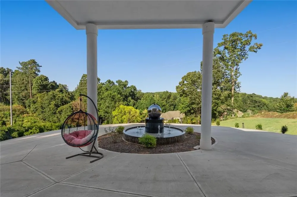 1612 Mountain Shadow Trail Stone Mountain, GA 30087