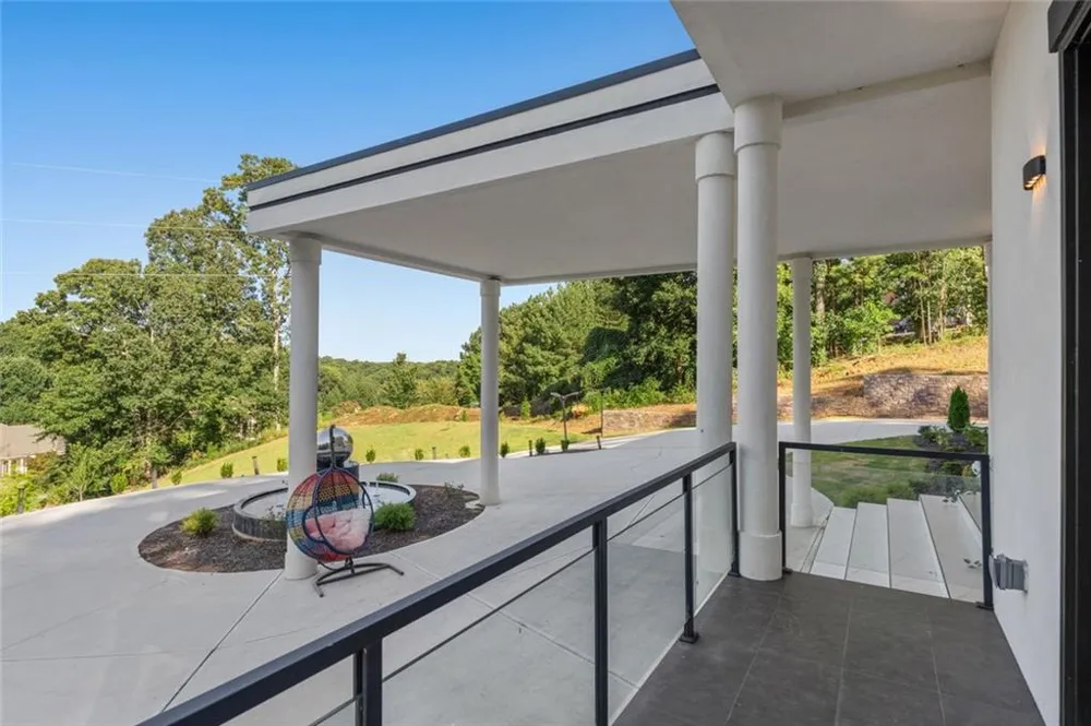 1612 Mountain Shadow Trail Stone Mountain, GA 30087