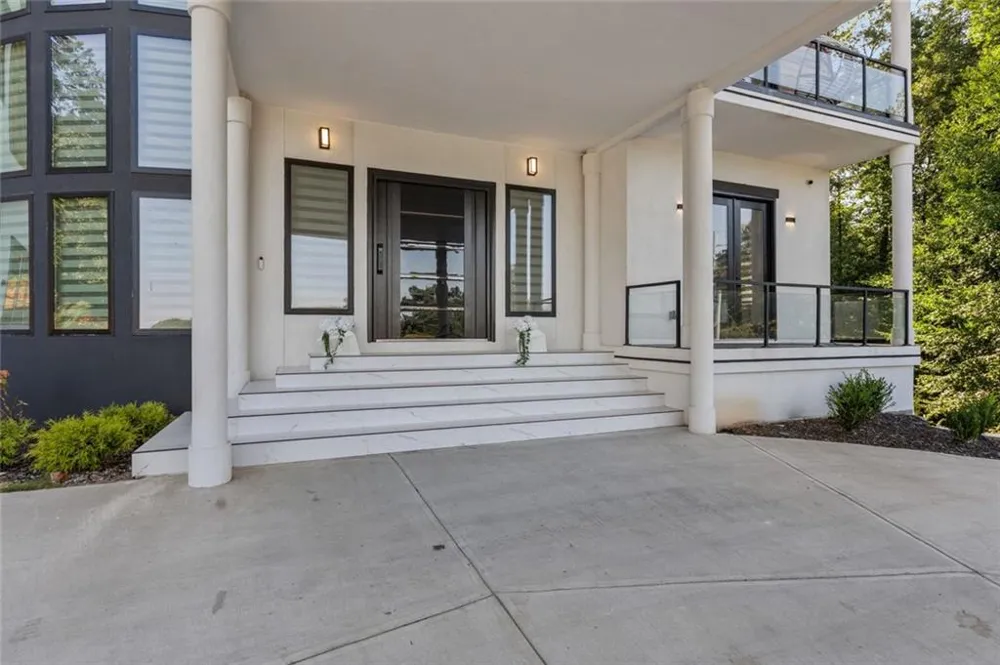 1612 Mountain Shadow Trail Stone Mountain, GA 30087