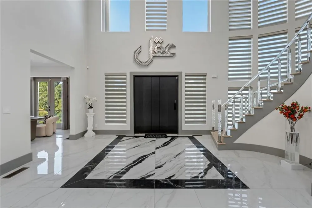 1612 Mountain Shadow Trail Stone Mountain, GA 30087