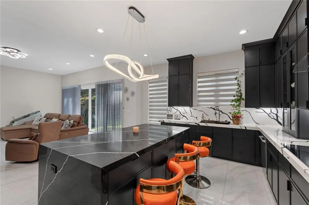 1612 Mountain Shadow Trail Stone Mountain, GA 30087