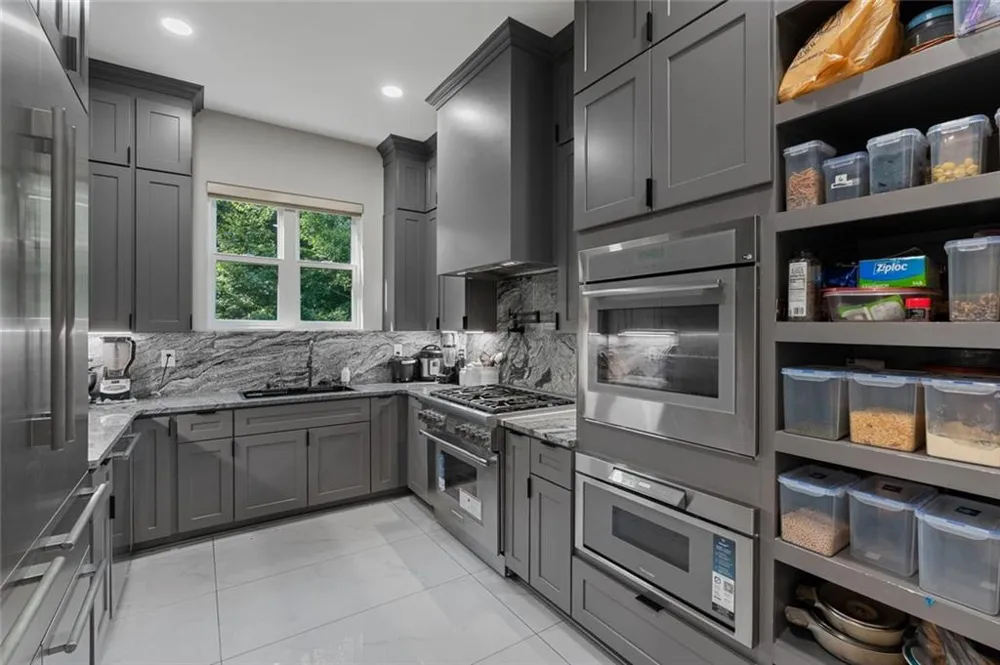 1612 Mountain Shadow Trail Stone Mountain, GA 30087