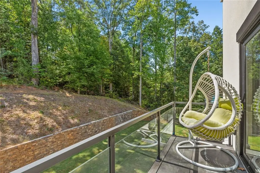 1612 Mountain Shadow Trail Stone Mountain, GA 30087