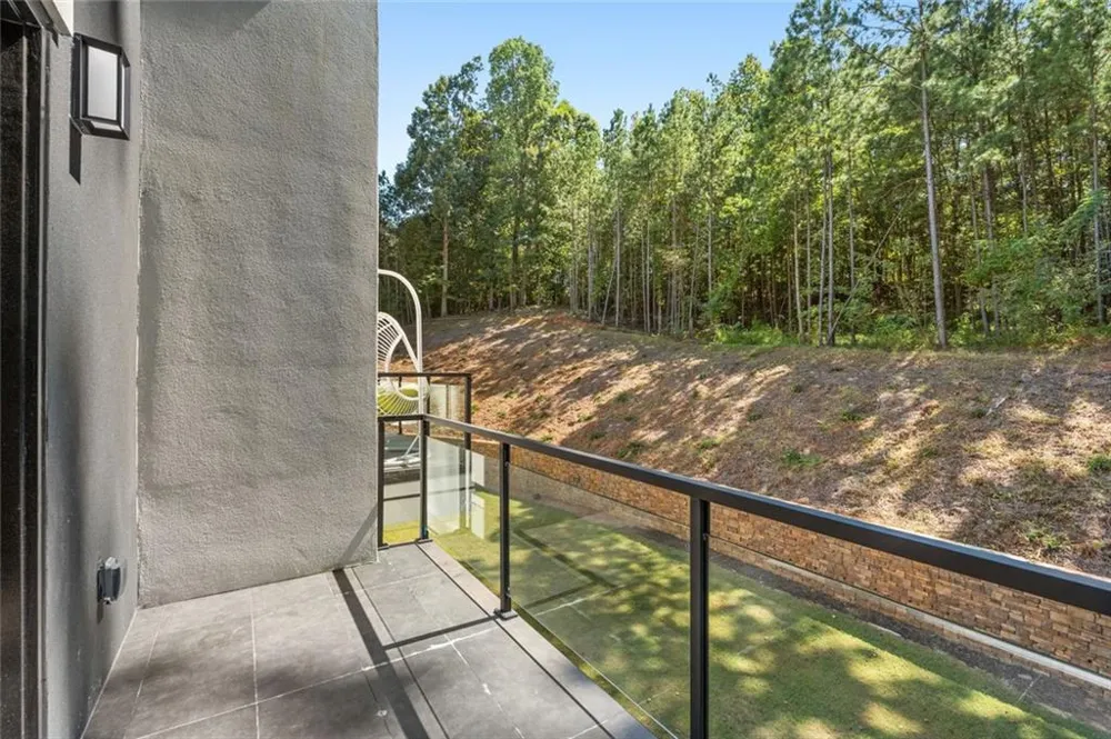 1612 Mountain Shadow Trail Stone Mountain, GA 30087