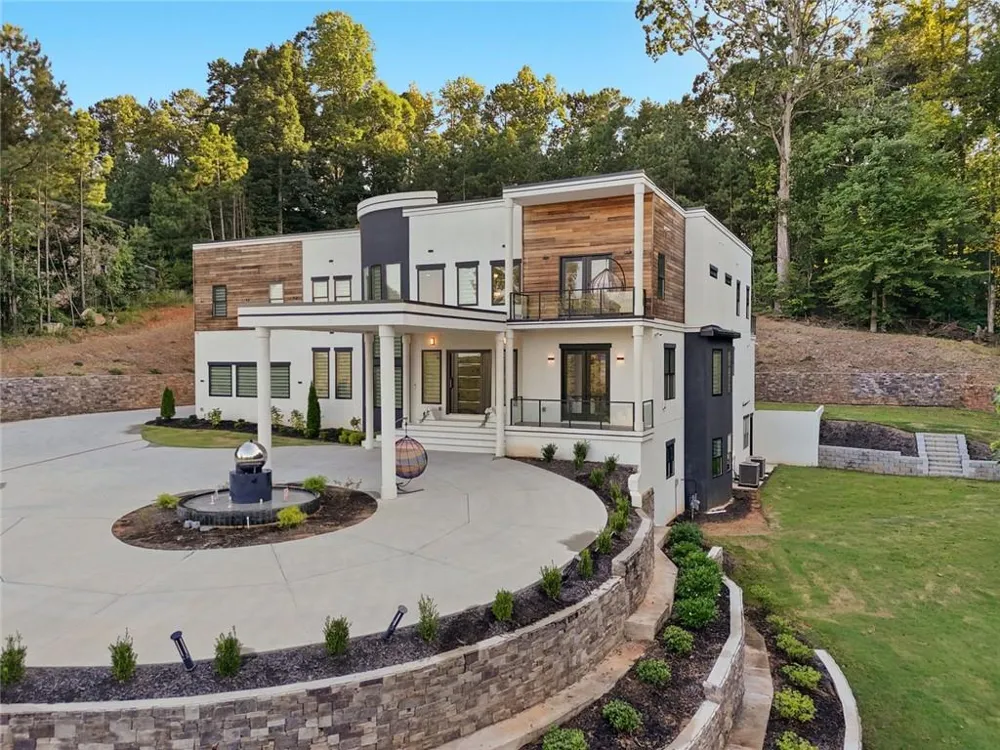 1612 Mountain Shadow Trail Stone Mountain, GA 30087