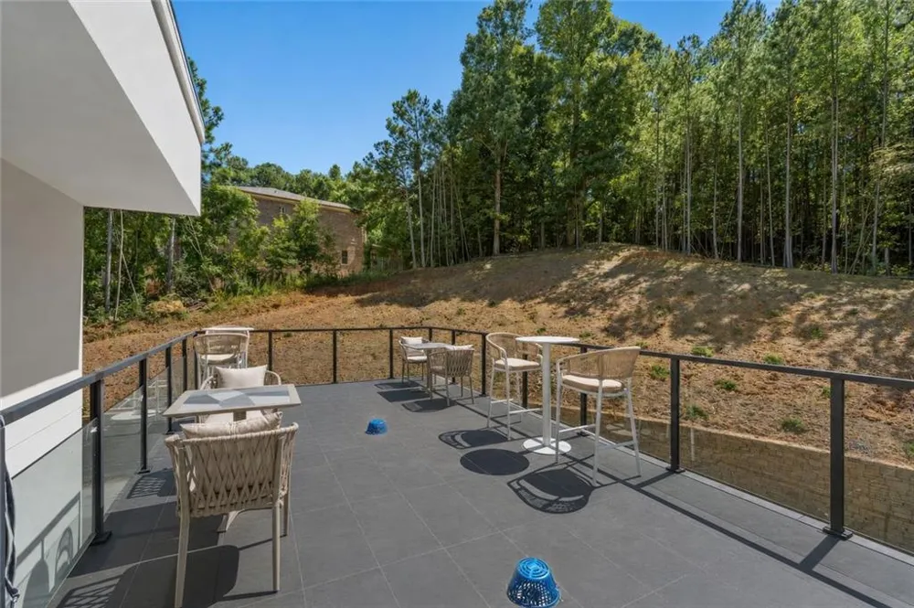 1612 Mountain Shadow Trail Stone Mountain, GA 30087