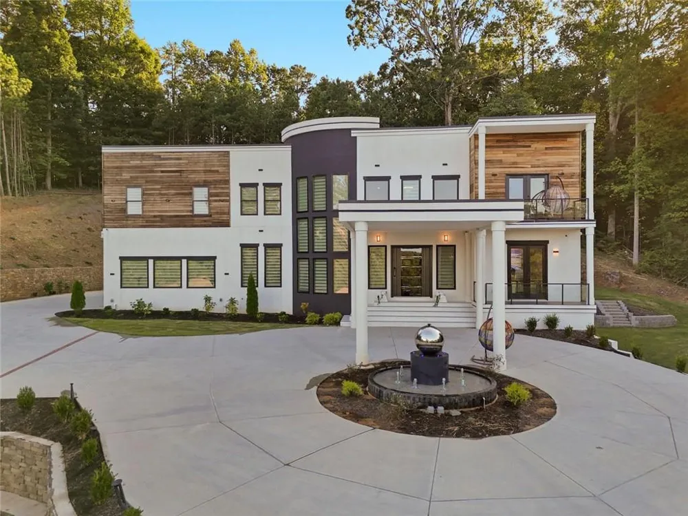 1612 Mountain Shadow Trail Stone Mountain, GA 30087