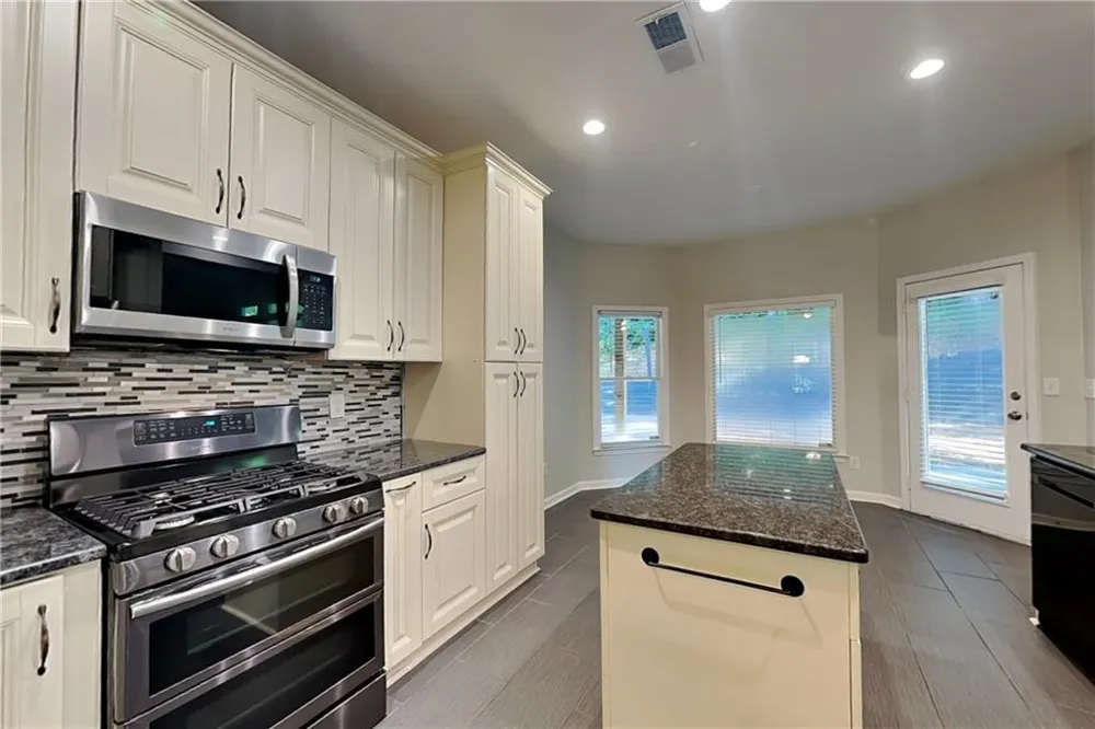 213 Park Creek Drive Woodstock, GA 30188
