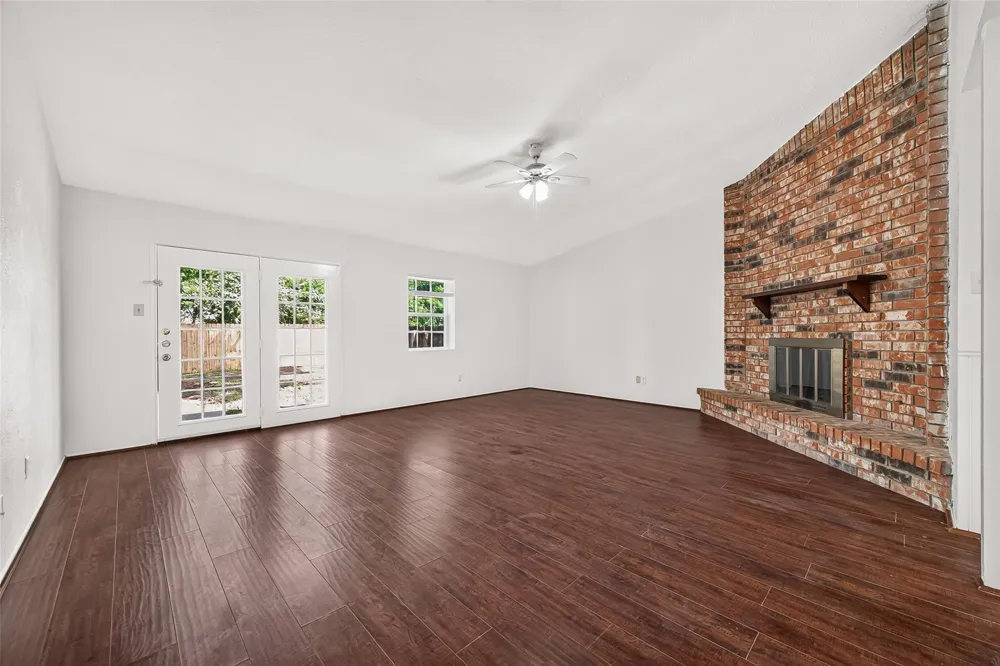 415 Lee Drive Richmond, TX 77469