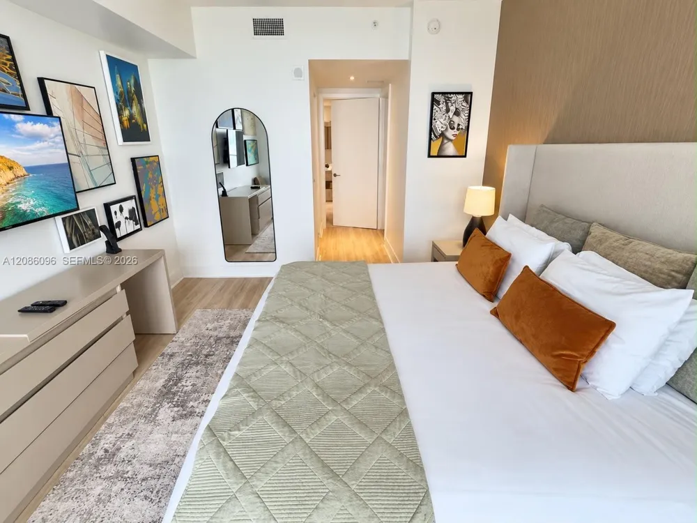 4111 S Ocean Dr #1904 Hollywood, FL 33019