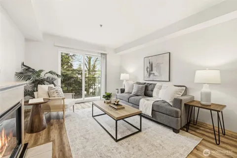 9057 Greenwood Avenue #102