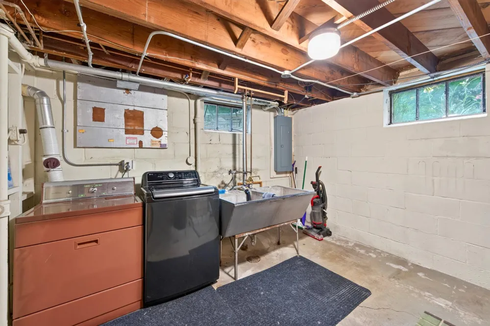1156 Englewood Avenue Saint Paul, MN 55104