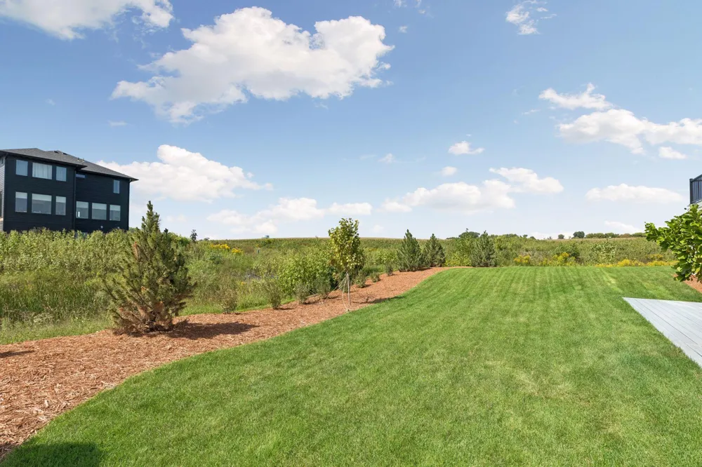 19503 Hammock Avenue Lakeville, MN 55044