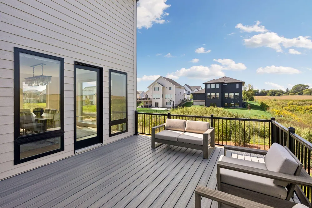 19503 Hammock Avenue Lakeville, MN 55044