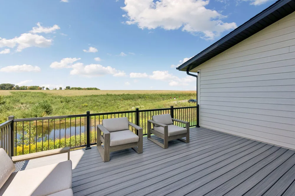 19503 Hammock Avenue Lakeville, MN 55044