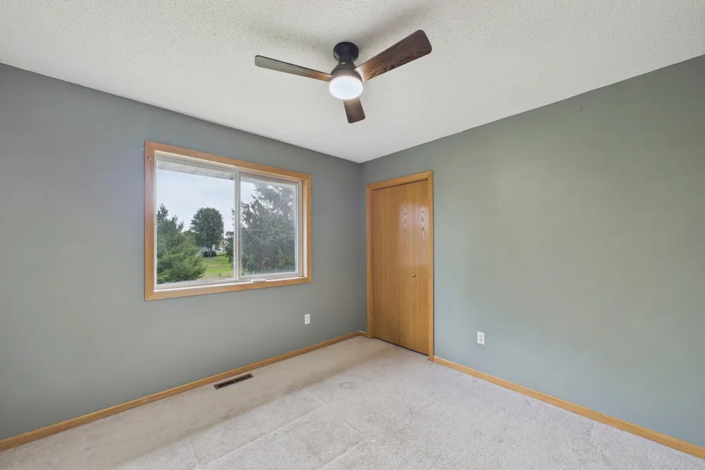 26245 Golden Avenue Wyoming, MN 55092