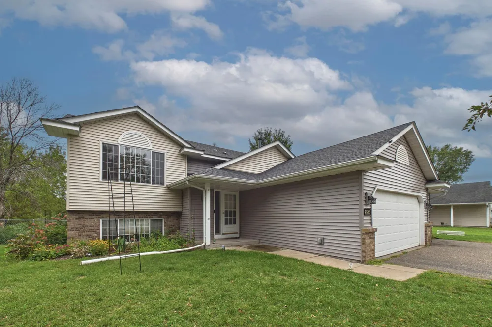 26245 Golden Avenue Wyoming, MN 55092