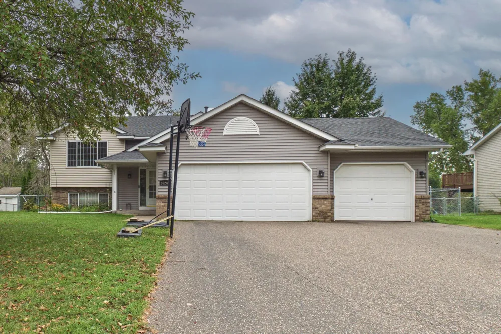 26245 Golden Avenue Wyoming, MN 55092