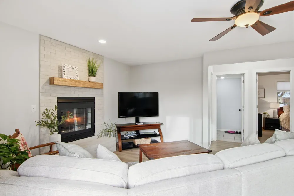 9953 Starlight Drive Woodbury, MN 55125