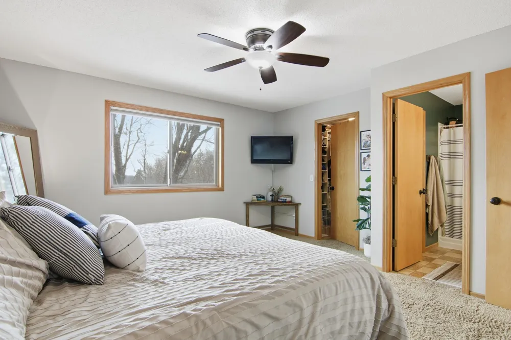 9953 Starlight Drive Woodbury, MN 55125