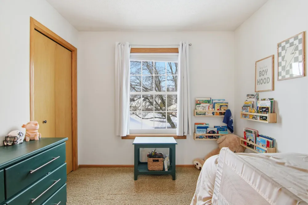 9953 Starlight Drive Woodbury, MN 55125