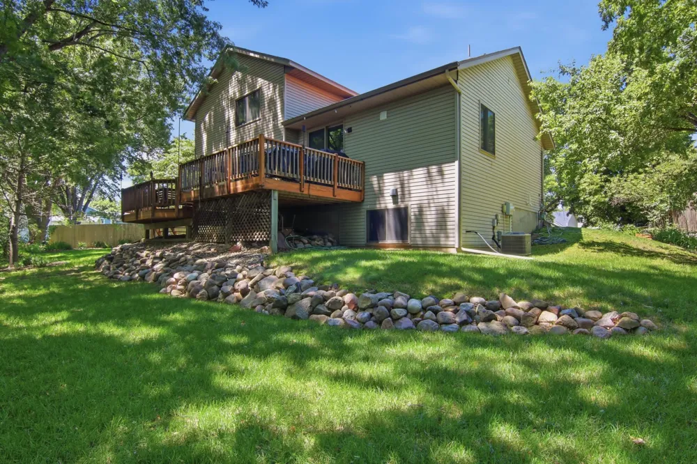9953 Starlight Drive Woodbury, MN 55125