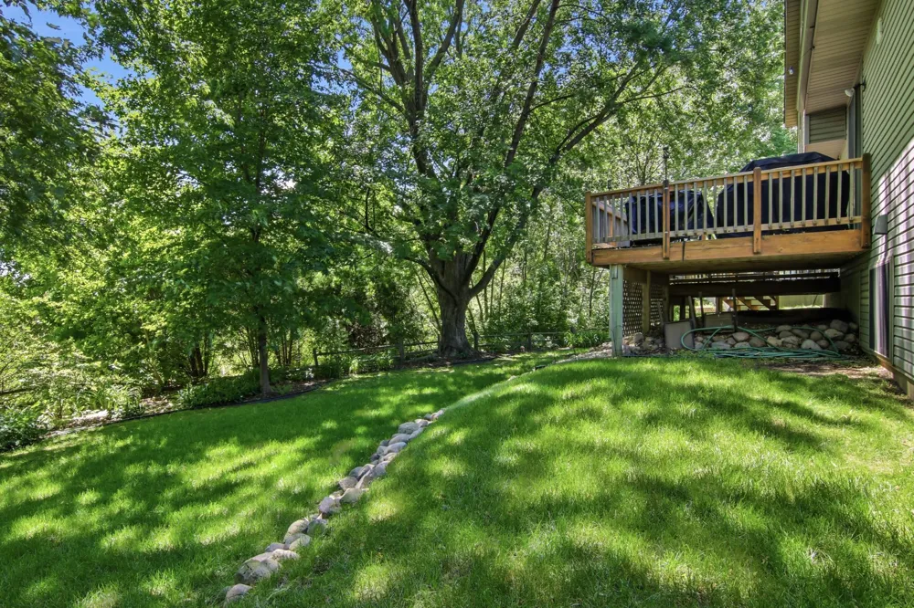 9953 Starlight Drive Woodbury, MN 55125