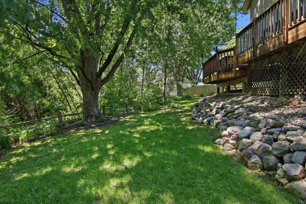 9953 Starlight Drive Woodbury, MN 55125