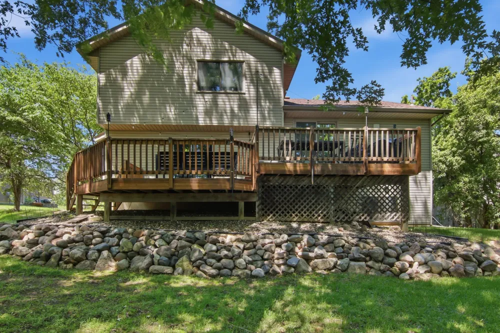 9953 Starlight Drive Woodbury, MN 55125