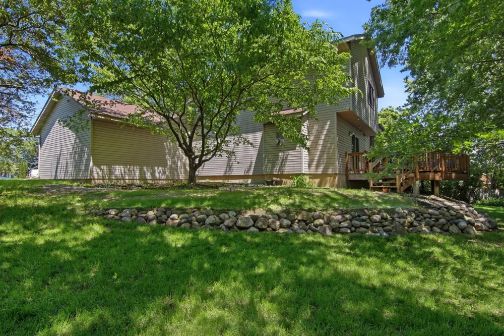 9953 Starlight Drive Woodbury, MN 55125