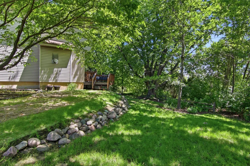 9953 Starlight Drive Woodbury, MN 55125