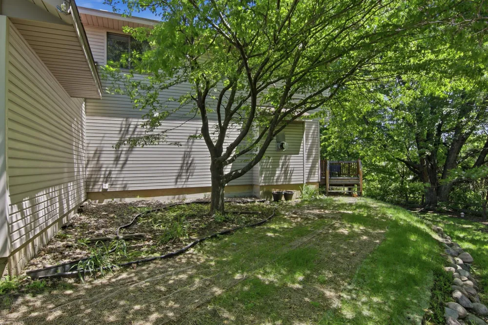 9953 Starlight Drive Woodbury, MN 55125