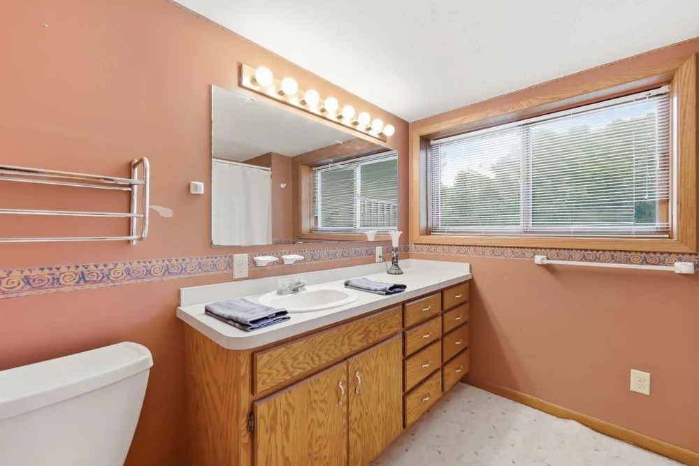 3287 Spruce Trail SW Prior Lake, MN 55372