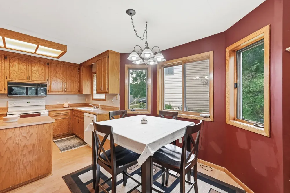 3287 Spruce Trail SW Prior Lake, MN 55372